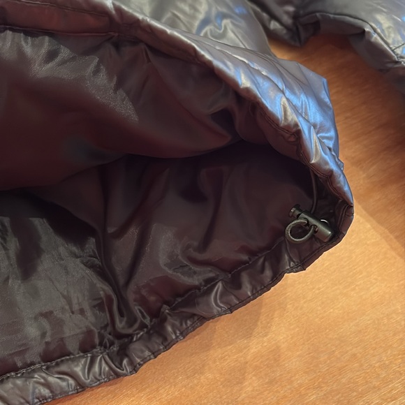 Black puffer coat - Picture 3 of 8